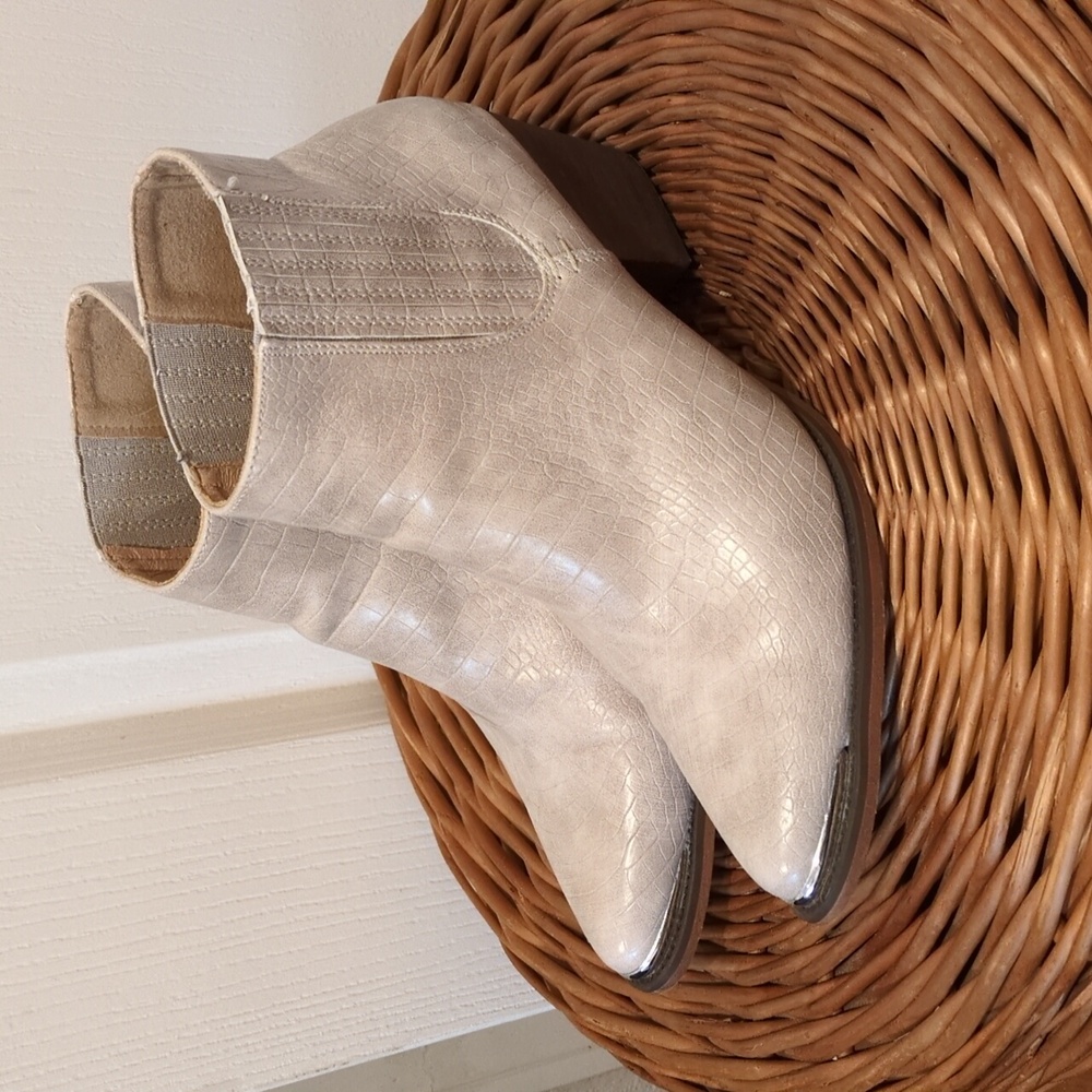 Arider Girl Peal White Cowgirl Booties 8.5 - Picture 9 of 10